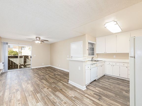 4th image of 9413 Winter Gardens Blvd APT 28