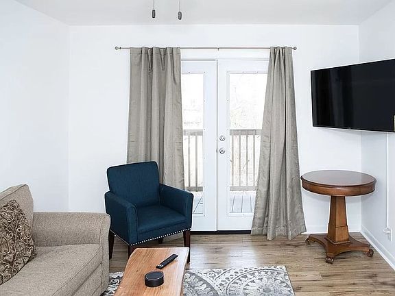3rd image of 514 N Petway St APT 202