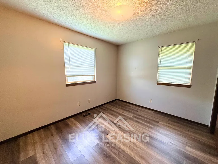 2745 SW Arrowhead Rd — Photo 5