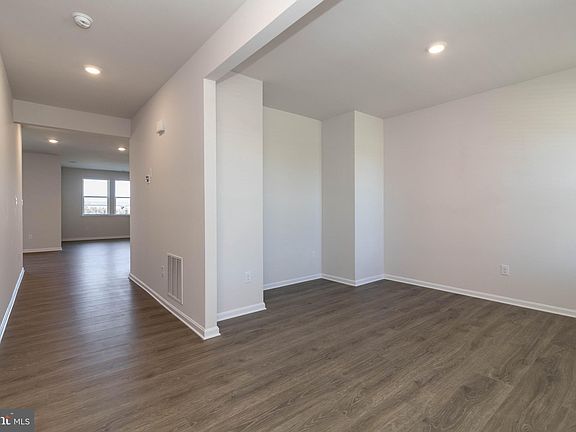 4th image of 19066 Lilly Pond Cir