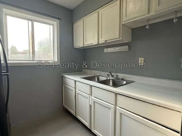 328 Wilson Ave #A — Photo 5
