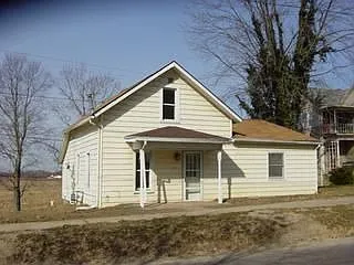 315 S Main St photo 1