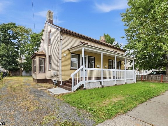 3rd image of 19 Chatham St