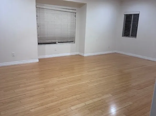 1897 Junipero Ave, Signal Hill, CA 90755