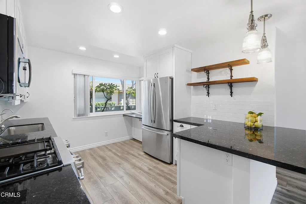 3 bed, 1245 sqft, $3,100 — Photo 4