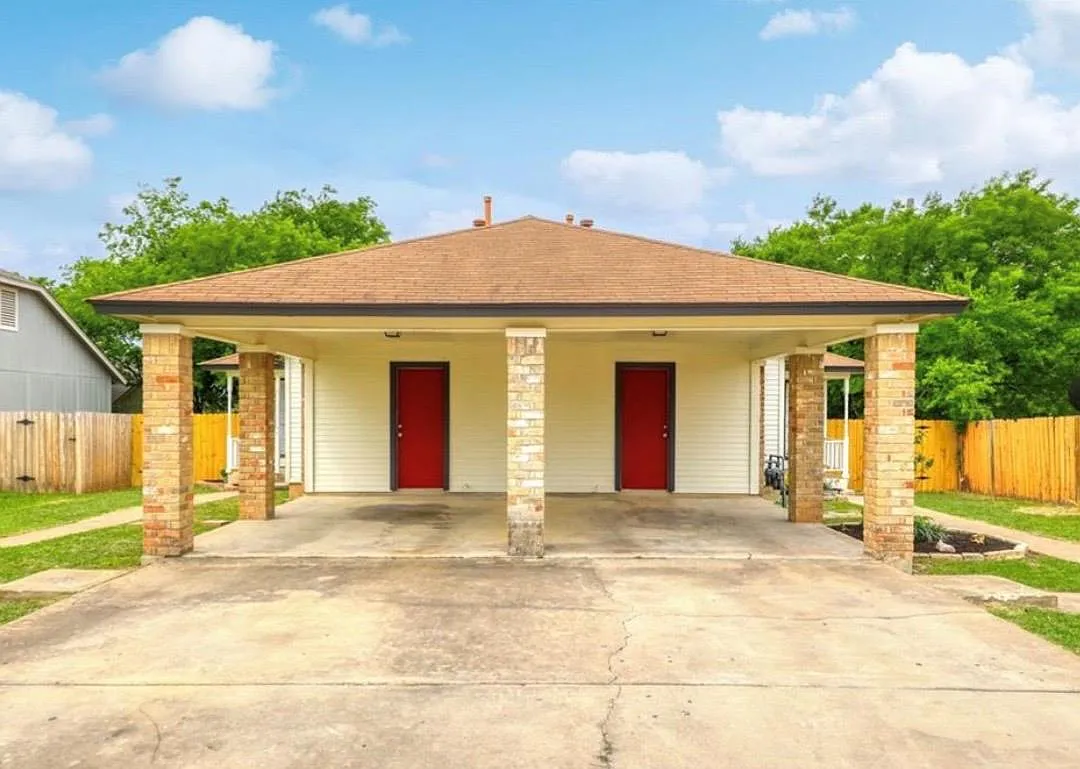 4 bed, 2.0 bath, 1675 sqft, $1,525 — Photo 2