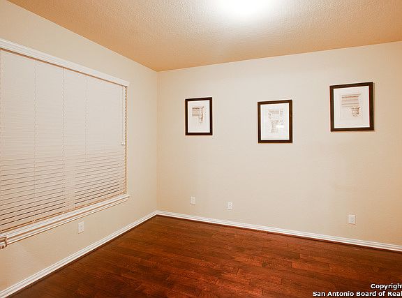 5th image of 703 Firenze Ave