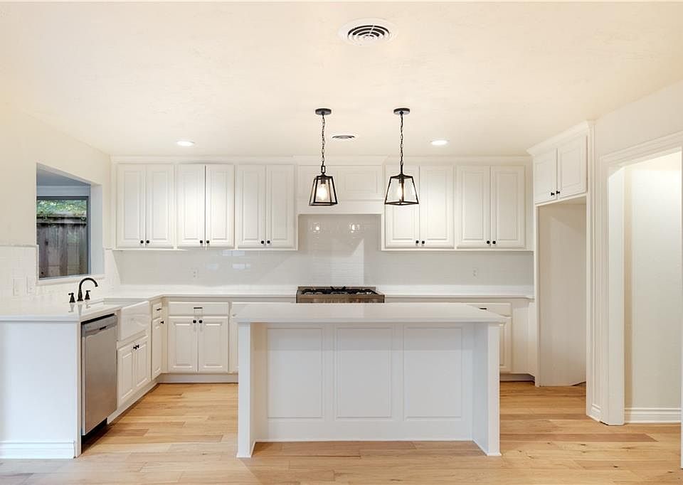 1st image of 1720 Westminster Pl