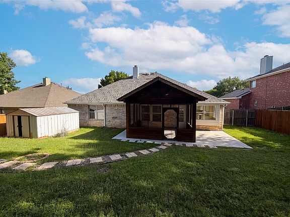 5th image of 525 Hidden Oak Ln