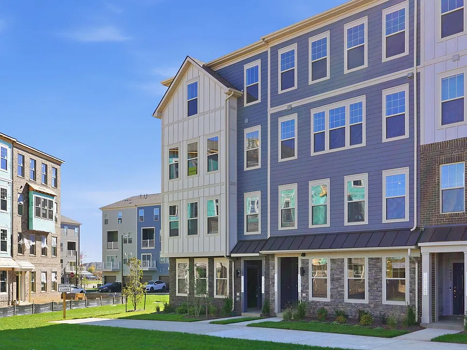 14035 Onyx St
