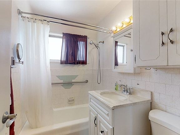 5th image of 1310 E El Morado Ct