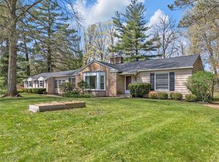 1288 Ghent Hills Rd, Akron, OH 44333