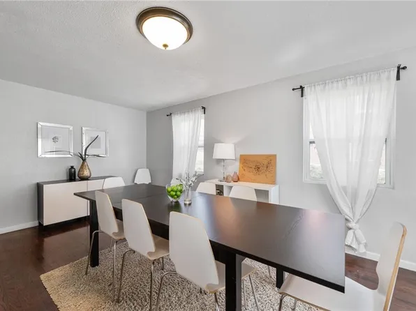 718 NE 42nd Ter, Kansas City, MO 64116