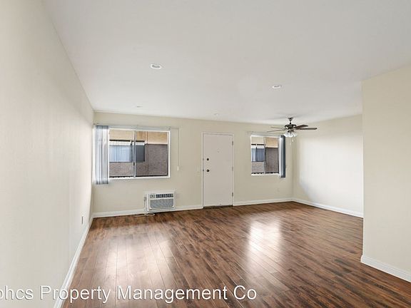 3rd image of 6546 Sepulveda Blvd APT 205