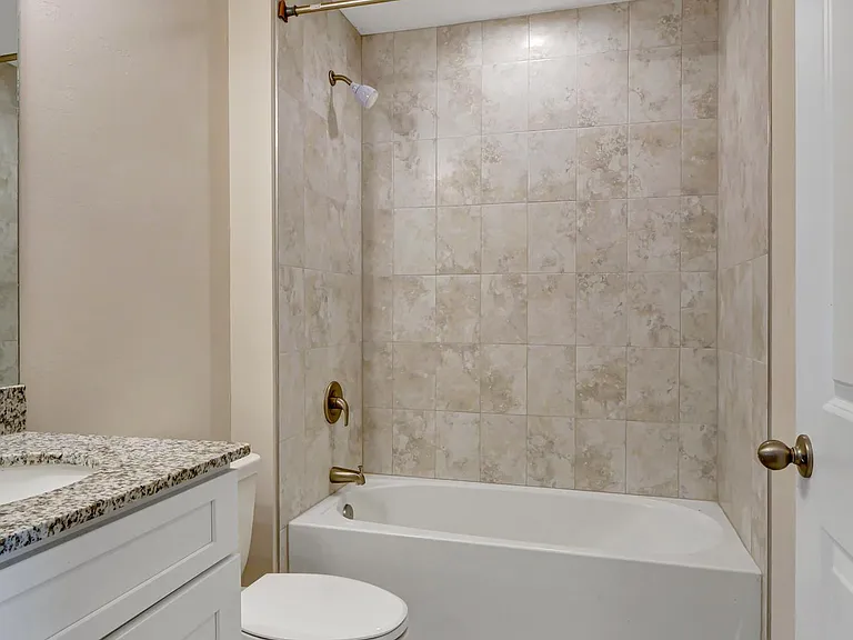 1014 Diplomat Pkwy W — Photo 14