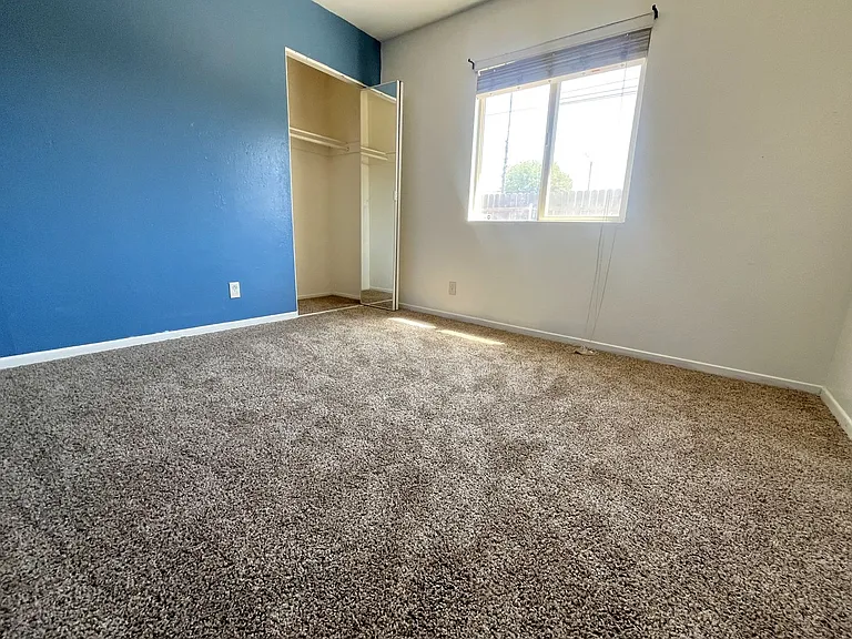 1602 James Ct — Photo 16