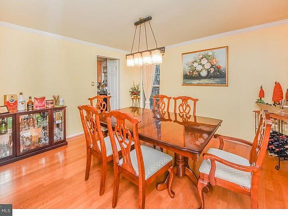 3rd image of 38 Chatham Dr