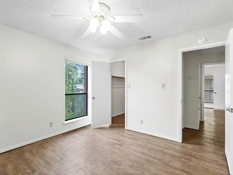245 Craddock Ave #D — Photo 4
