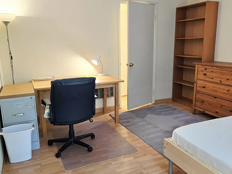 2700 Le Conte Ave #306 — Photo 17