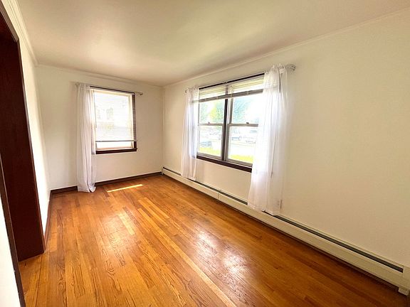 3rd image of 40 W Caracas Ave APT A