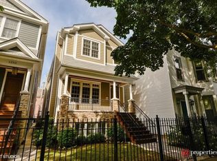 1250 W Barry Ave, Chicago, IL 60657