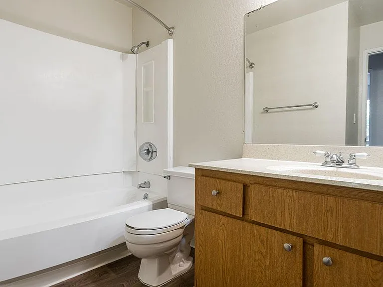 Mission Sierra Apartments — Photo 12