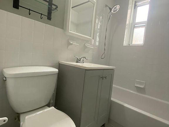 4th image of 18225 Wexford Ter APT 415
