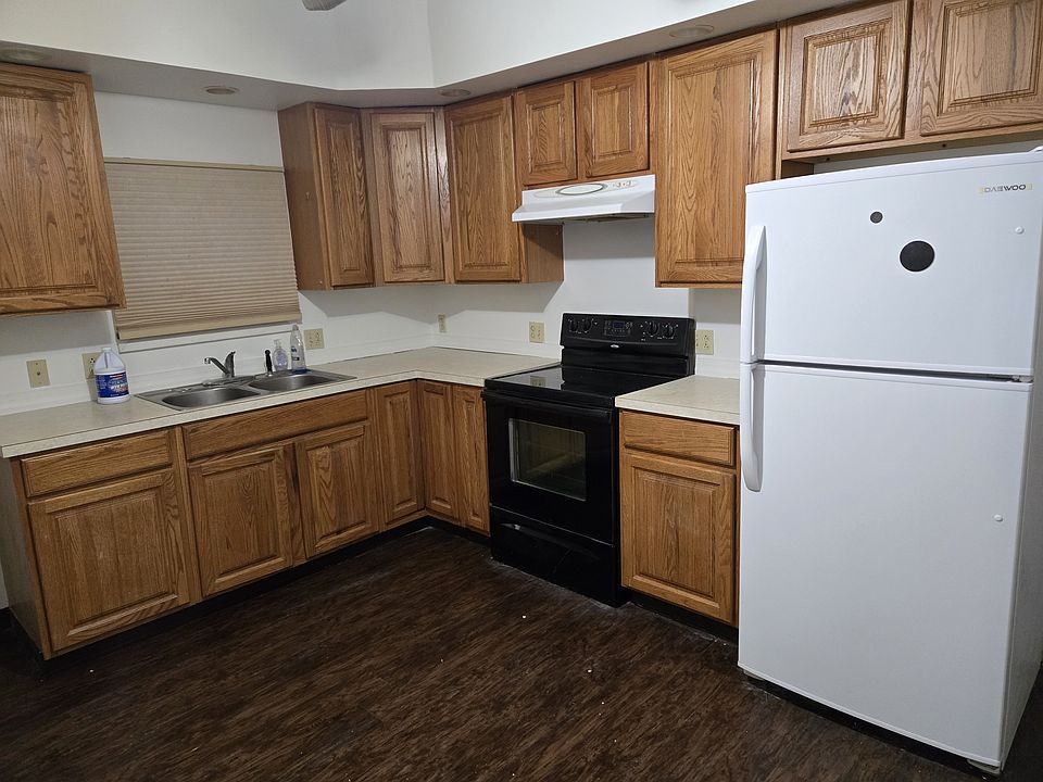 1st image of 352 Wright Ave