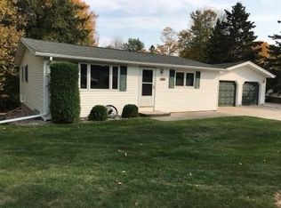 1110 Pine Cir, Mishicot, WI 54228