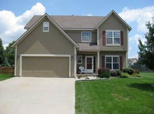 2317 SW Tracker Ln, Lees Summit, MO 64082