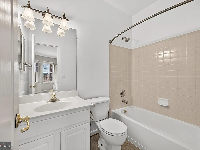 6805 Oregano Ln — Photo 11