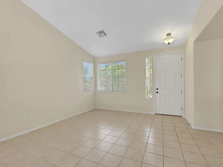 10356 Rocky Waters Ave — Photo 3