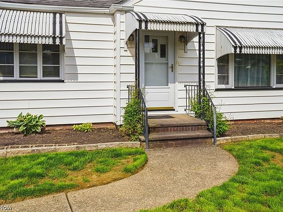 2nd image of 2953 Gibbs Ave NE