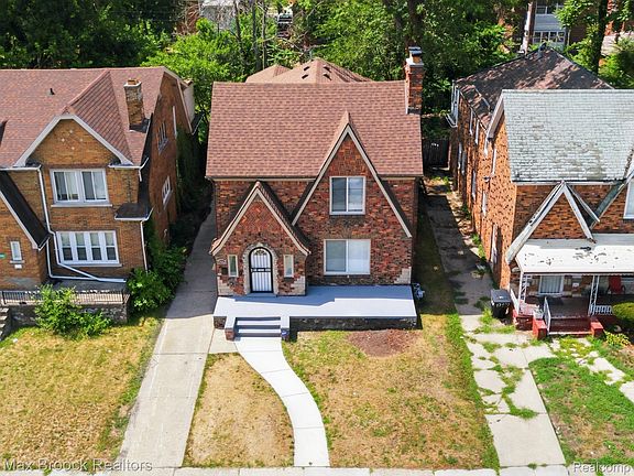 3rd image of 17553 Roselawn St