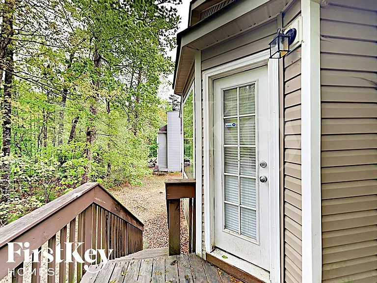 8012 Mustang Ln — Photo 14