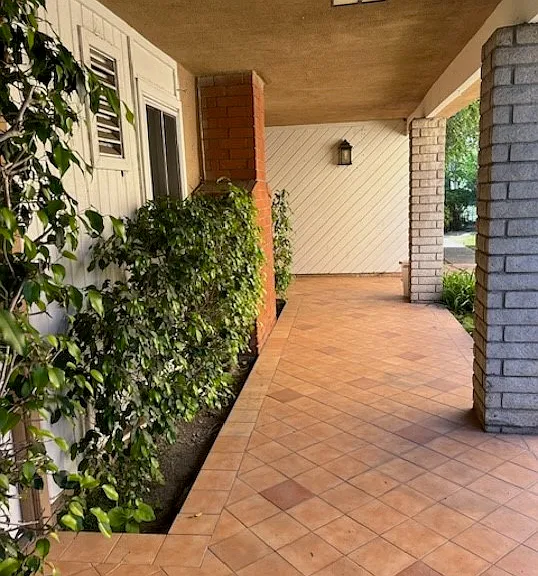 13019 Oakwood Ln — Photo 2