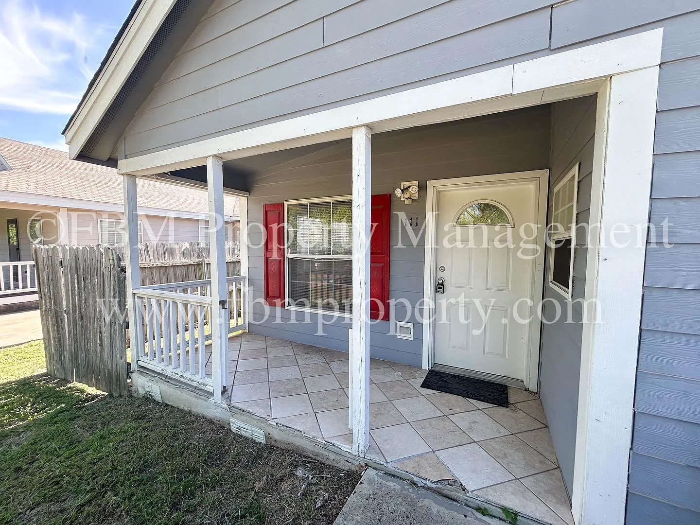 111 Five Points - Cozy 3 Bedroom, 2 Bathroom Home in Waxahachie, TX! — Photo 2