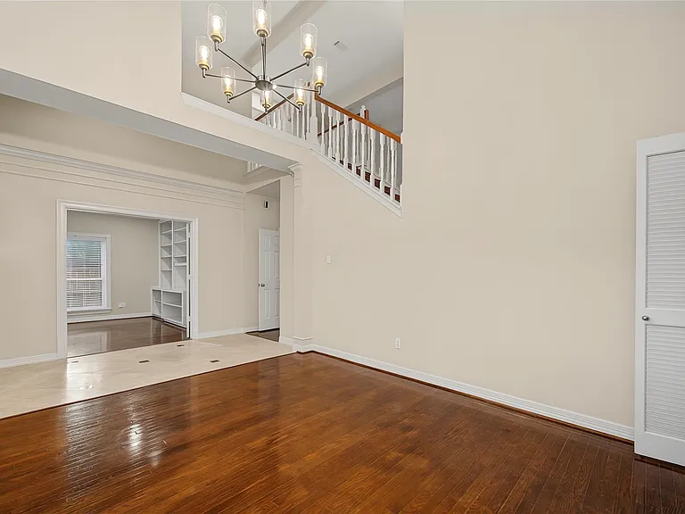 14135 Swallowfield Dr — Photo 6