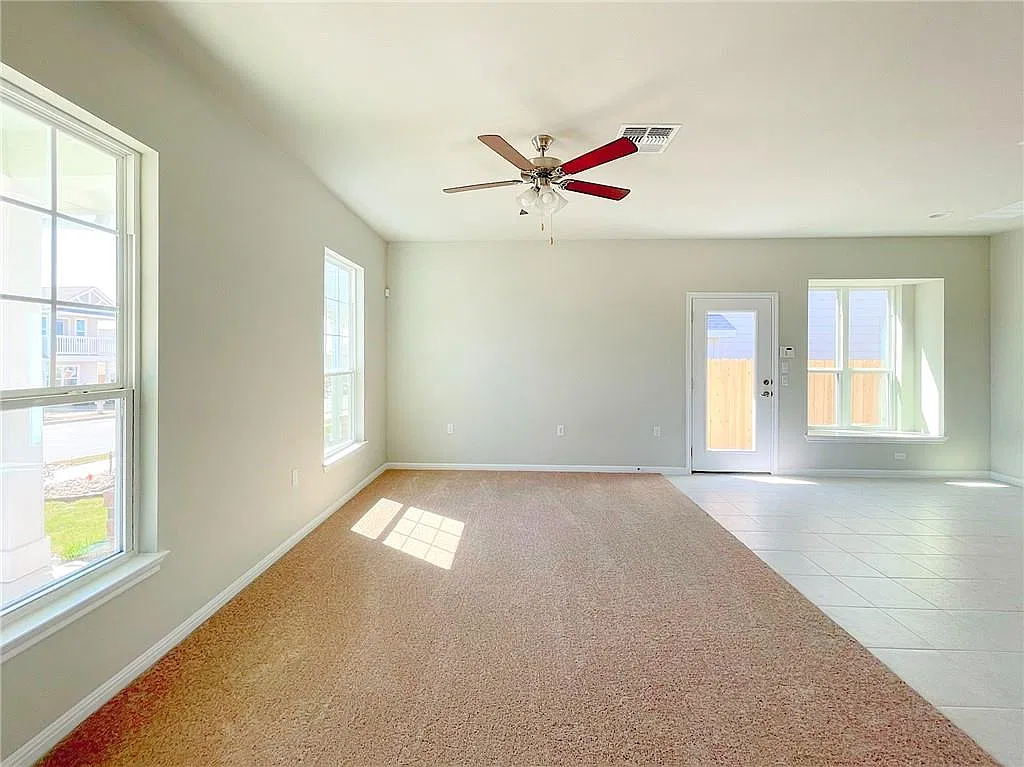 3 bed, 2.0 bath, 1120 sqft, $1,795 — Photo 4