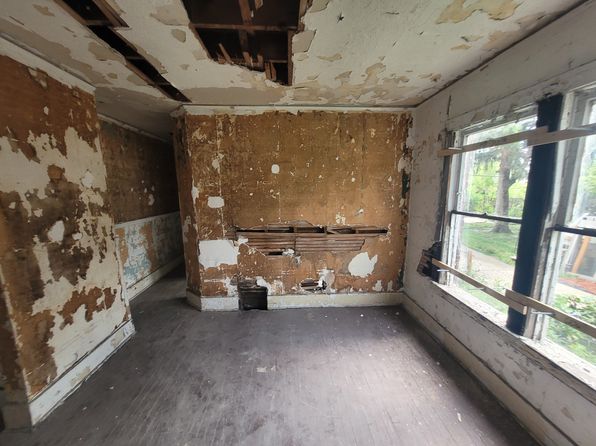 detroit-michigan-88398033 picture