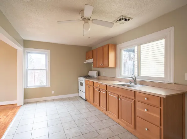 768 State St APT 2, New Haven, CT 06511