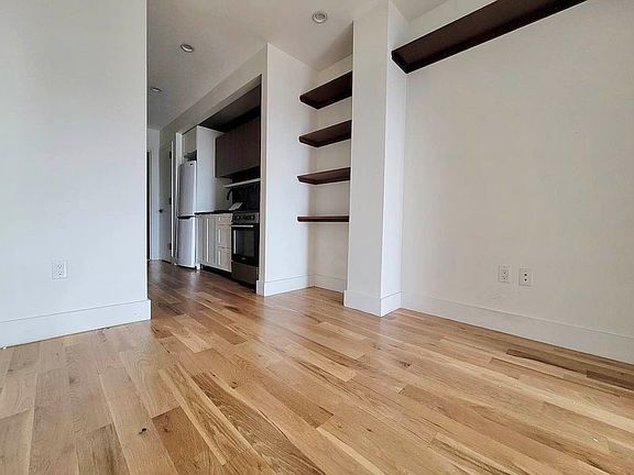 4th image of 830 Saint Johns Pl #5E