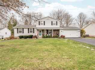 67 Crossroads Ln, Rochester, NY 14612