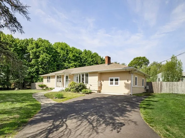 527 Brayton Ave, Somerset, MA 02726