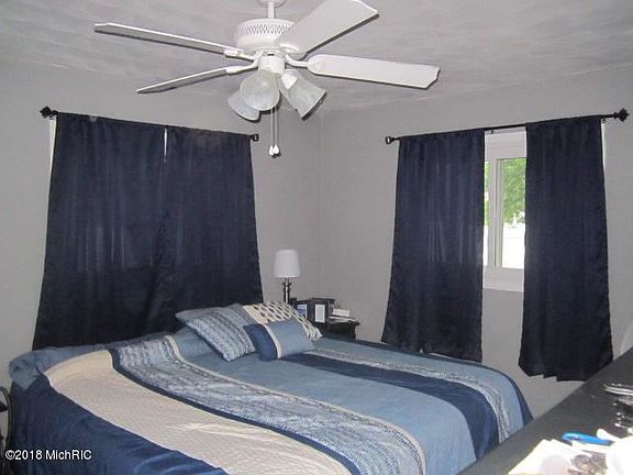 3rd image of 16 Enlow Ct