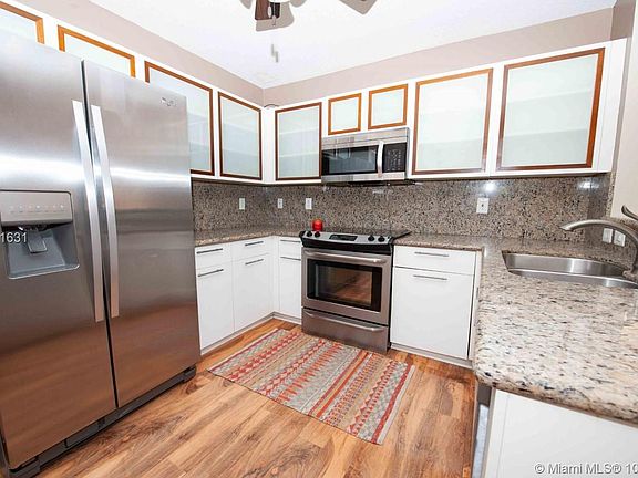 4th image of 1412 SW 47th Ave #1412