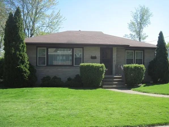 1620 8th St, Peru, IL 61354