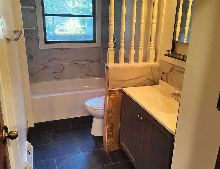 802 S Jackson Blvd — Photo 5