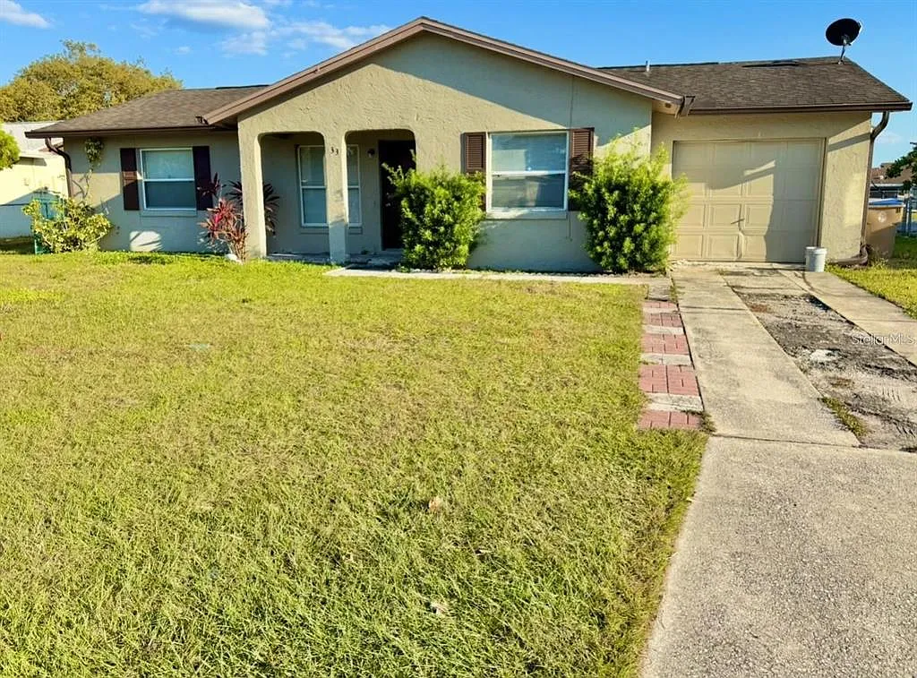 3 bed, 2.0 bath, 1090 sqft, $2,000 — Photo 1