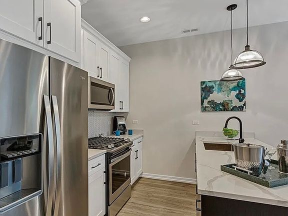 4th image of 321 S Washtenaw Ave #2